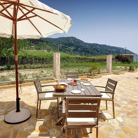 Hébergement de vacances Caramela House Agios Georgios Pagon
